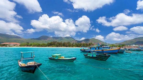 Bãi biển Côn Đảo- Tham quan du lịch cùng Landtour Côn Đảo