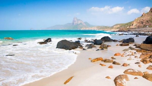 Bãi biển thơ mộng tại Côn Đảo - Tham quan du lịch cùng Landtour Côn Đảo
